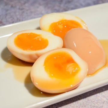 Oeufs mollets marinés à la sauce soja