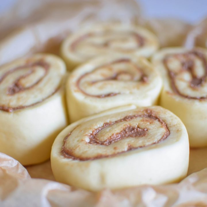 Cinnamon rolls Cinnamon rolls (kanelbullars), brioches à la cannelle
