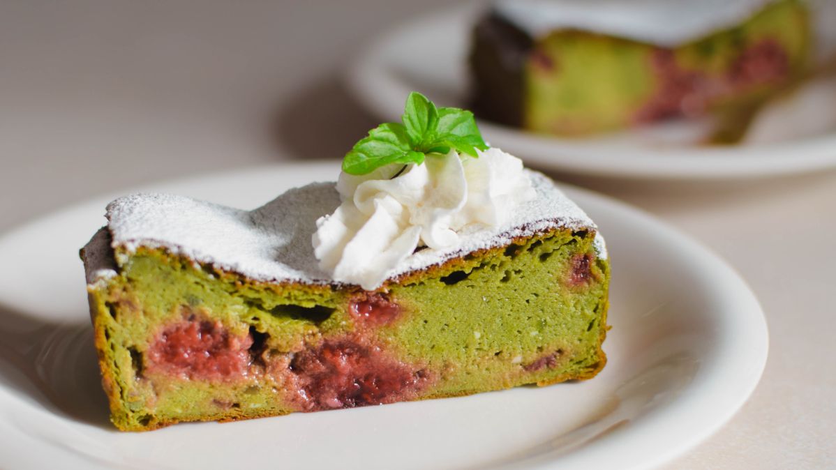 Cake au thé matcha et à la framboise façon cheesecake